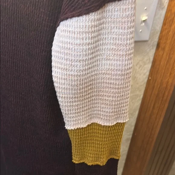 5/$25‼️SO Brown and Cream Crew Neck Sweater with Knit Texture - Picture 4 of 5